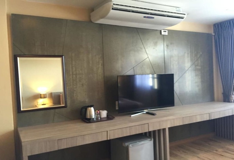 هتل S A F E Residence Patong