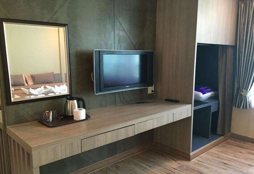هتل S A F E Residence Patong