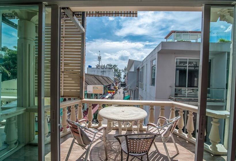 هتل S A F E Residence Patong