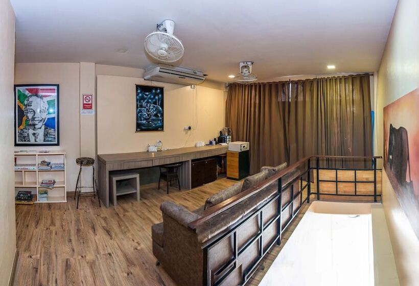 هتل S A F E Residence Patong