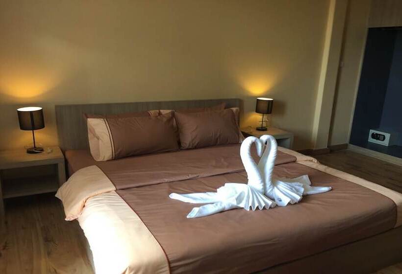 هتل S A F E Residence Patong