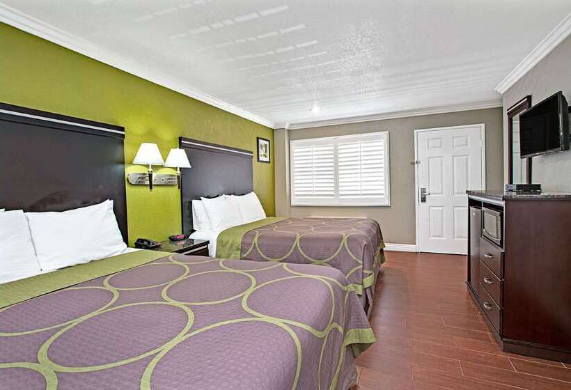 בית מלון כפרי Super 8 By Wyndham Inglewood/lax/la Airport