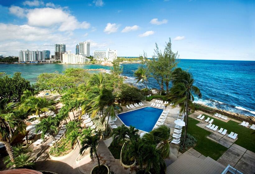 ホテル The Condado Plaza Hilton