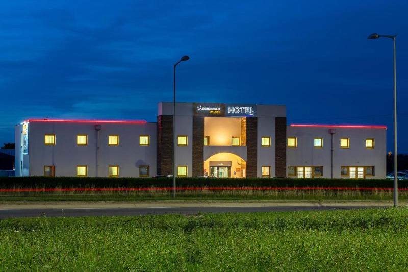 בית מלון כפרי The Originals Access, Bourges Nord Saintdoulchard