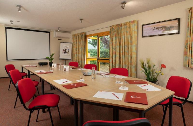 בית מלון כפרי The Originals Access, Bourges Nord Saintdoulchard