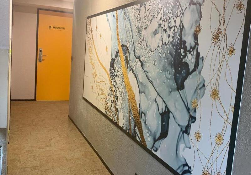 בית מלון כפרי The Originals Access, Bourges Nord Saintdoulchard