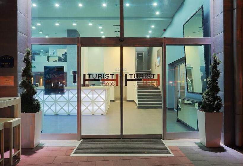 هتل Turist