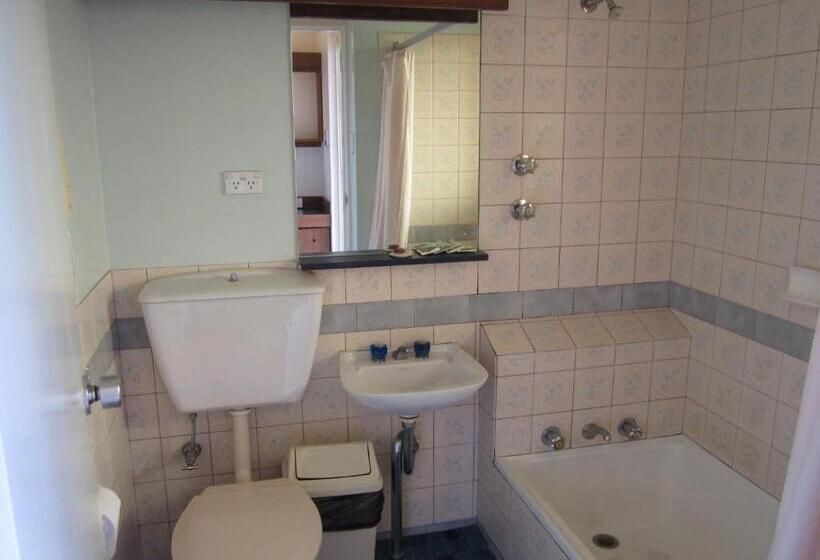 호텔 Canberra Lyneham Motor Inn