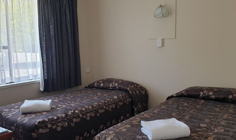 酒店 Commodore Motor Lodge