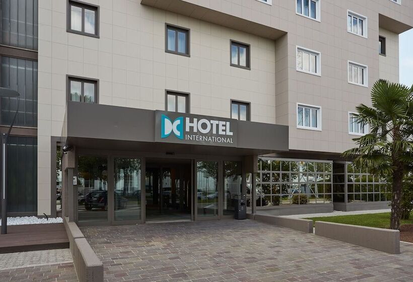 Fotos del hotel Dc  International:  4