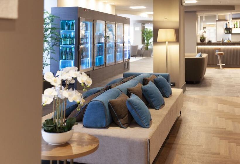 Fotos del hotel Dc  International:  20