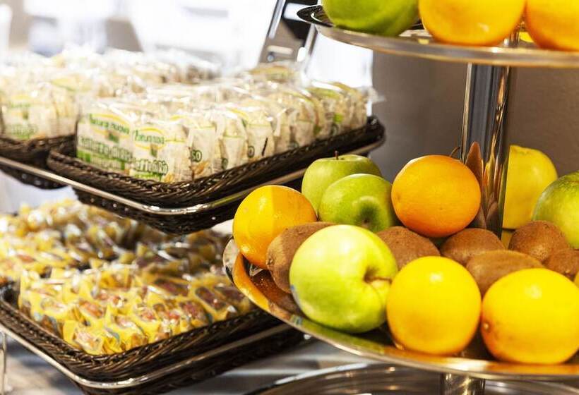 Fotos del hotel Dc  International:  8