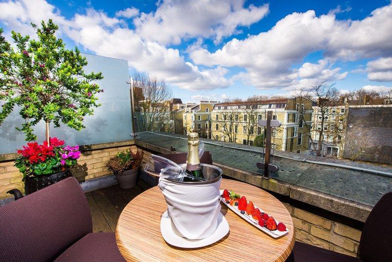 בית מלון כפרי Doubletree By Hilton London Kensington