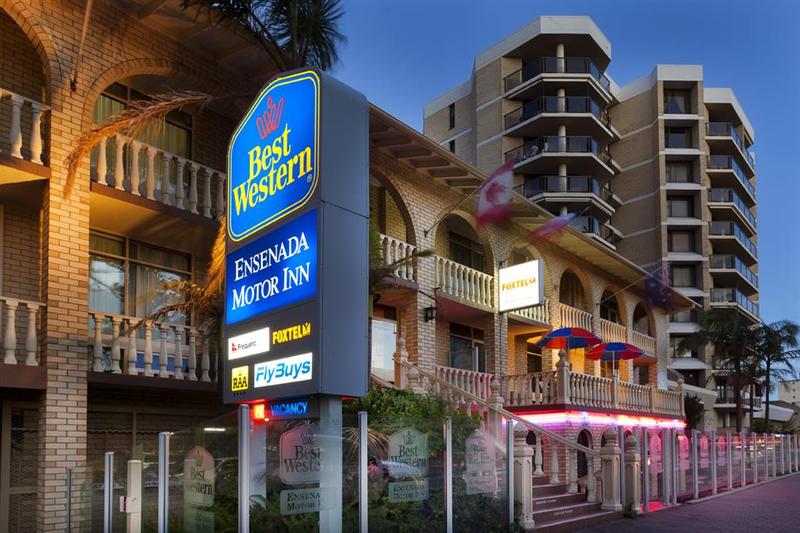 هتل Ensenada Motor Inn And Suites