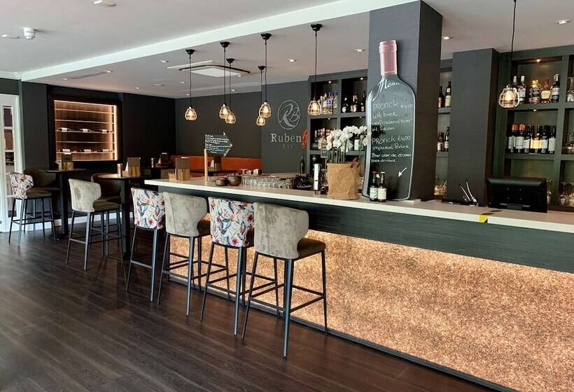هتل Golden Tulip Leiden Centre