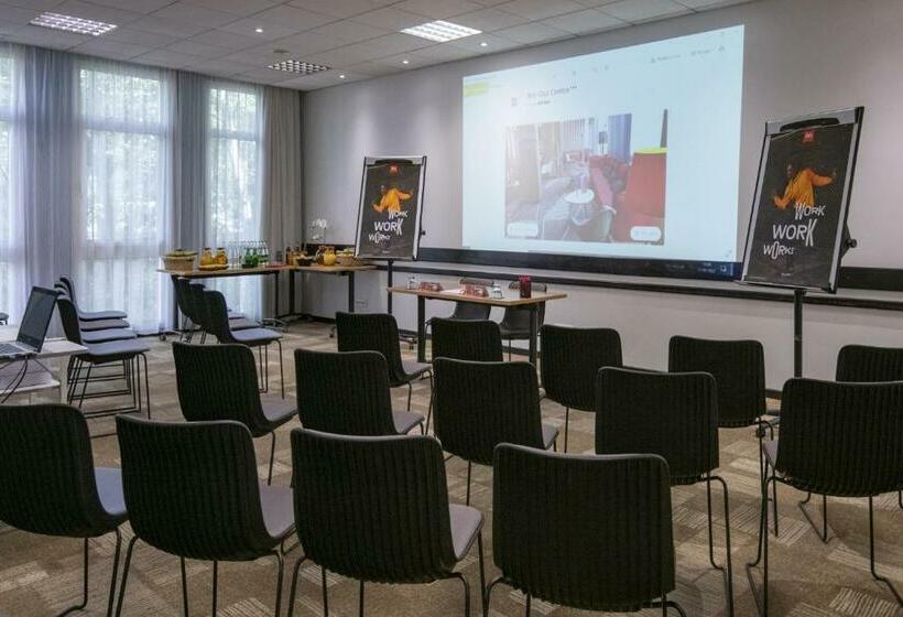 هتل Ibis Gap Centre