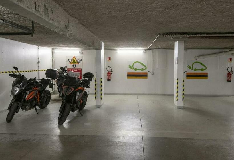 هتل Ibis Gap Centre