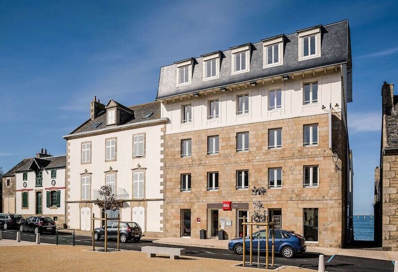 בית מלון כפרי Ibis Roscoff