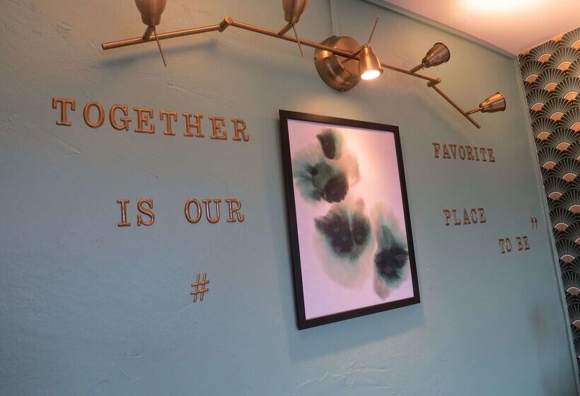 ホテル Hôtel Kyriad Cap Sud