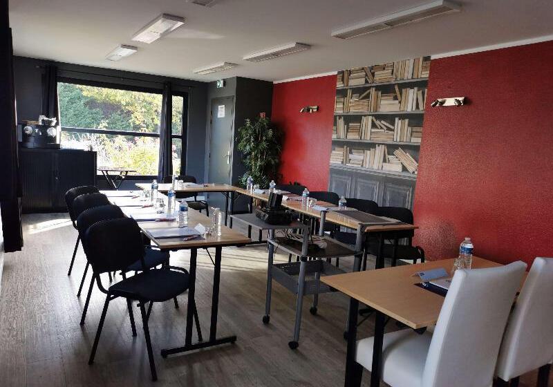 ホテル Hôtel Kyriad Cap Sud