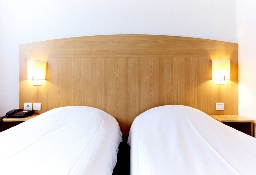 Отель Hôtel Restaurant Kyriad Mulhouse Nord Illzach