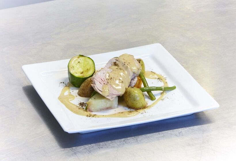 Отель Hôtel Restaurant Kyriad Mulhouse Nord Illzach