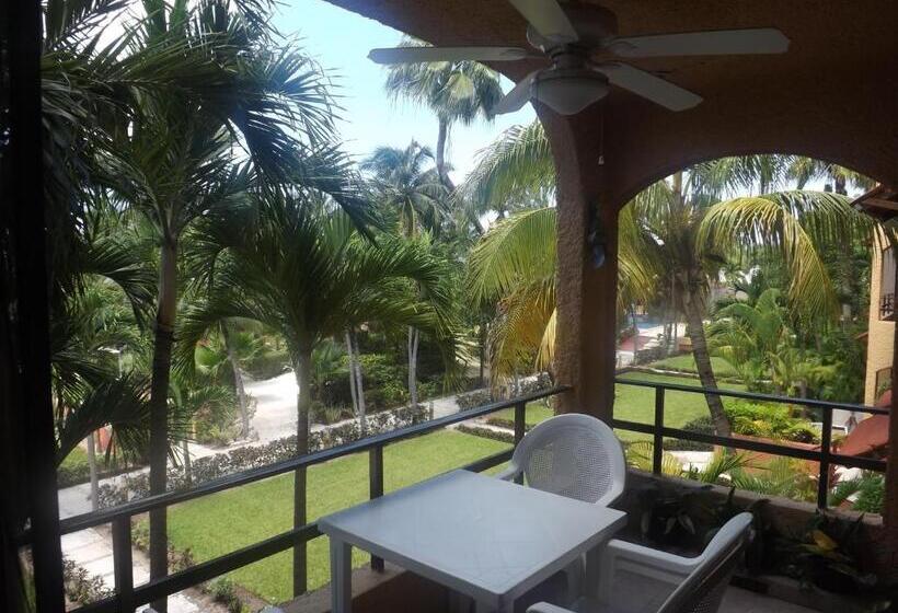 هتل Nautibeach Beach Front Condos In North Beach