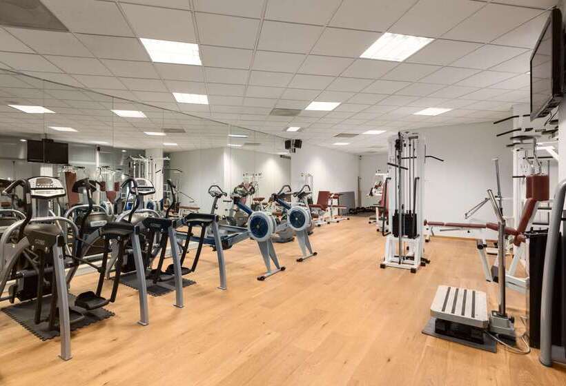 هتل NH Maastricht