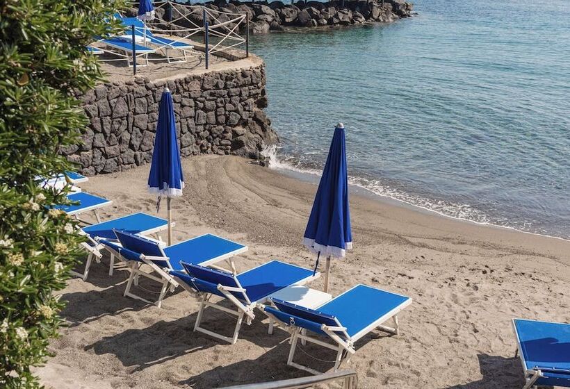 هتل Punta Molino Beach Resort And Thermal Spa