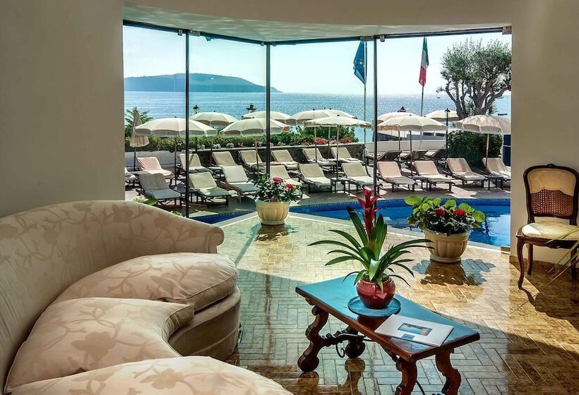 هتل Punta Molino Beach Resort And Thermal Spa
