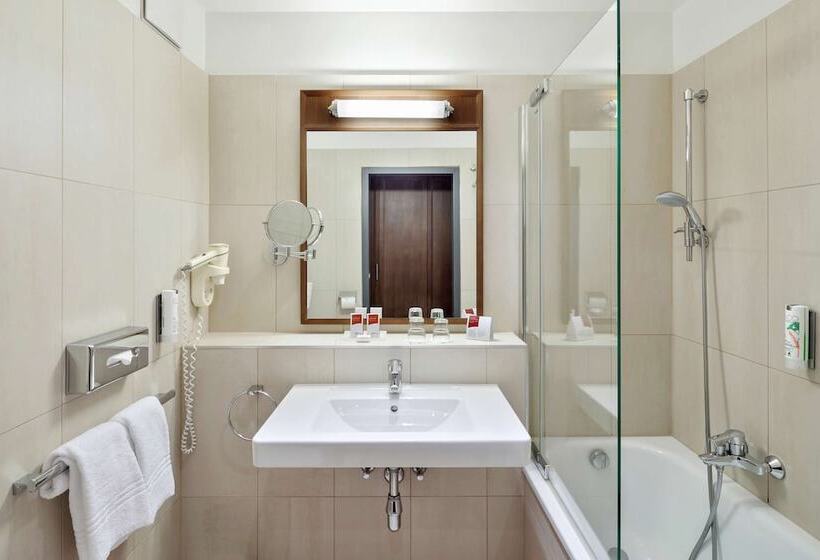 هتل Rathauspark Wien, A Member Of Radisson Individuals