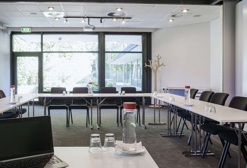 هتل Scandic Aarhus Vest