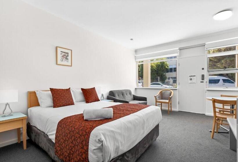 هتل Taft Apartments