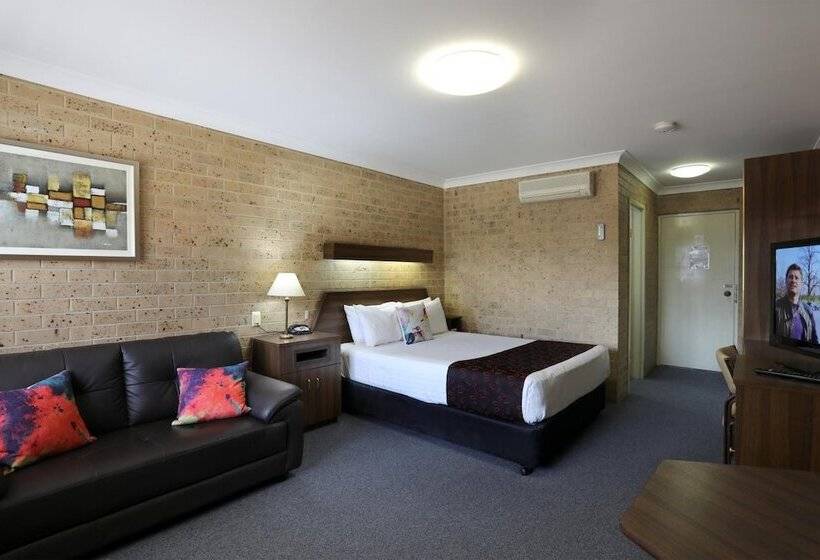 فندق Tamworth Motor Inn & Cabins