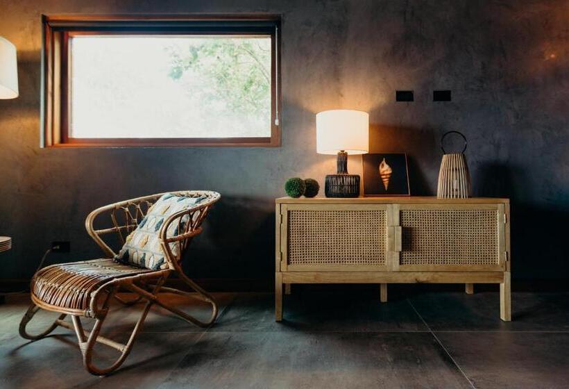 هتل The Waves At Cane Bay