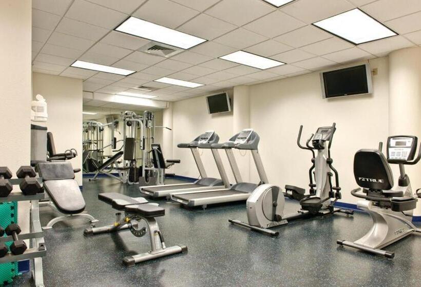هتل Club Wyndham At Waikiki Beach Walk