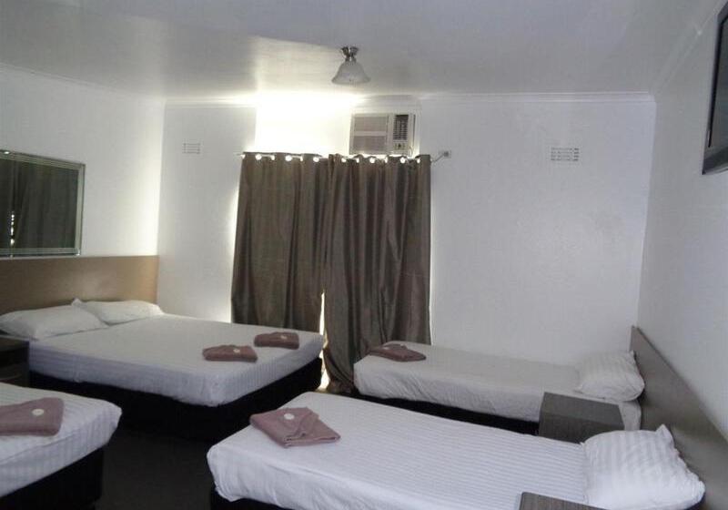 Parkway Motel