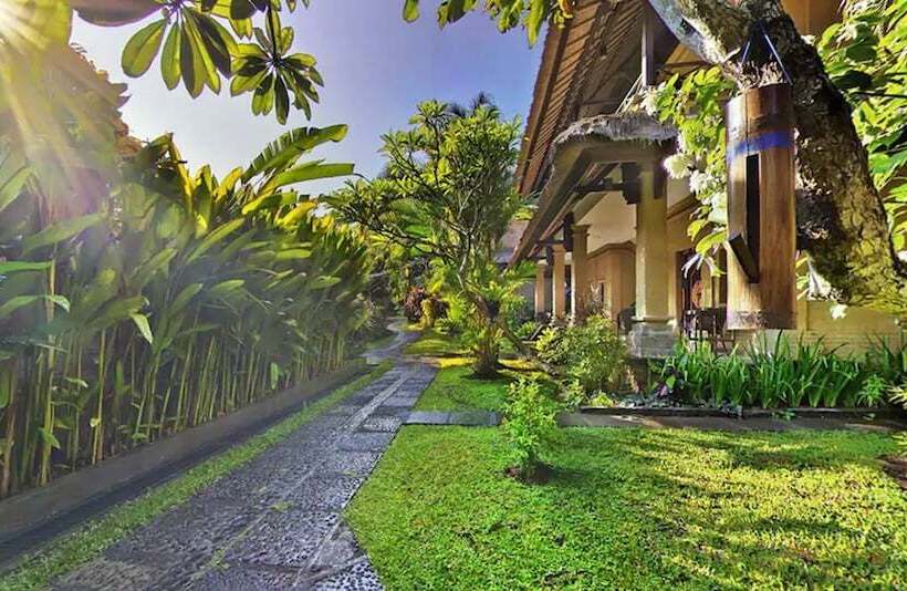 فندق Bali Agung Village