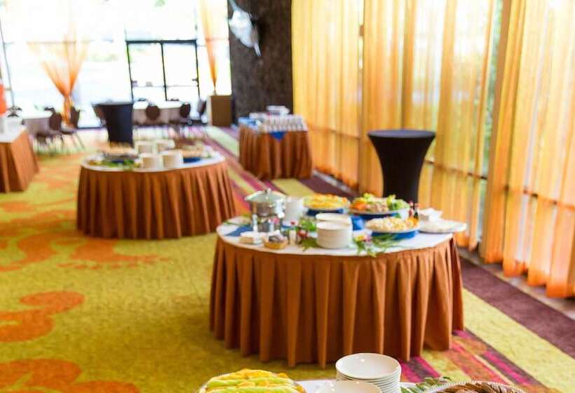 هتل Courtyard By Marriott King Kamehameha S Kona Beach