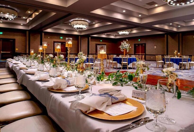 هتل Marriott St. Louis West