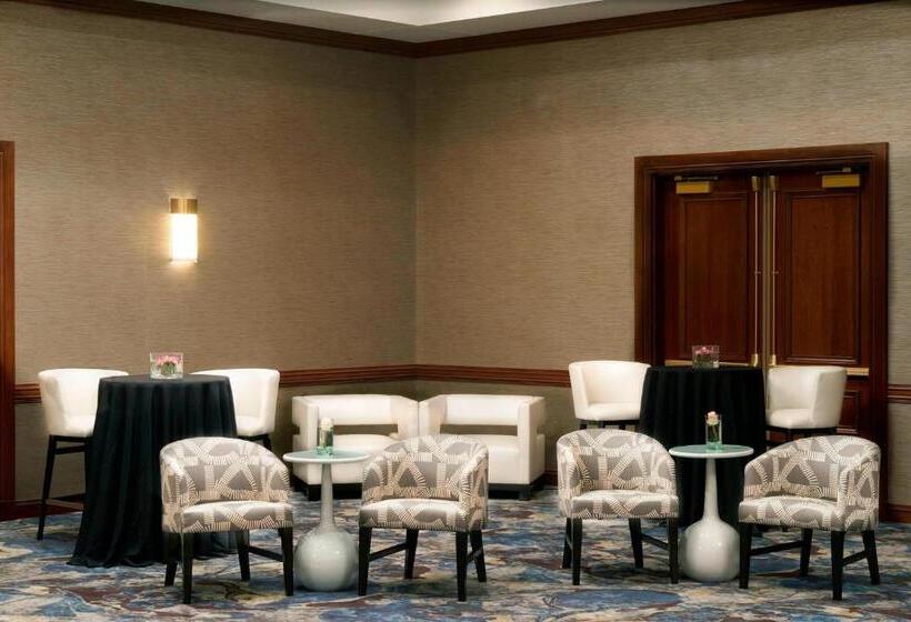 هتل Marriott St. Louis West