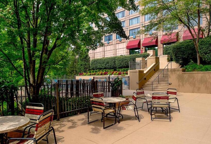 هتل Marriott St. Louis West