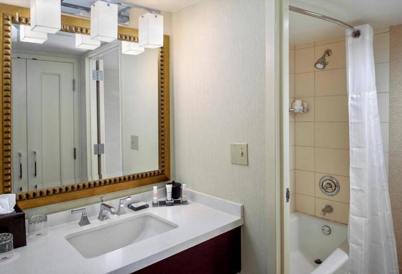 هتل Marriott St. Louis West