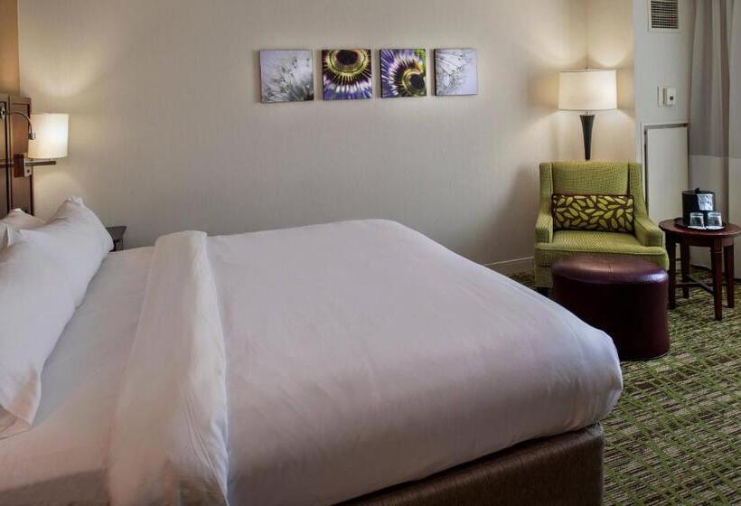 هتل Marriott St. Louis West