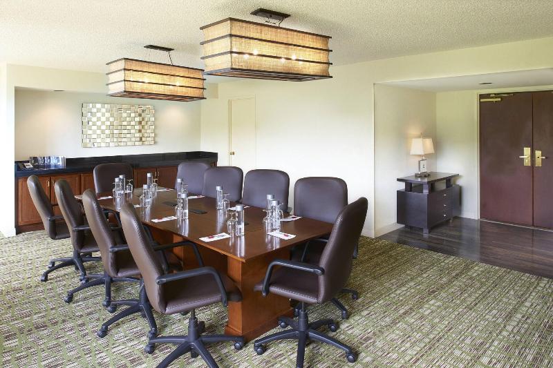هتل Marriott St. Louis West