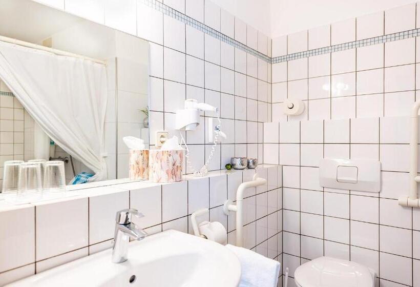 فندق Nibelungen Hof