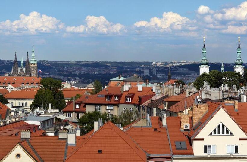 فندق Orea  Pyramida Prague Castle