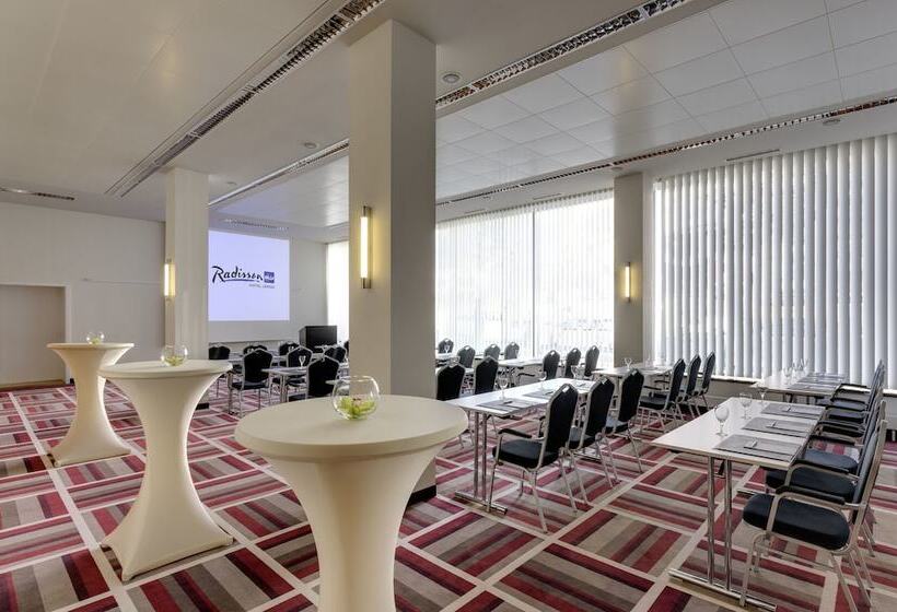 هتل Radisson Blu  Leipzig