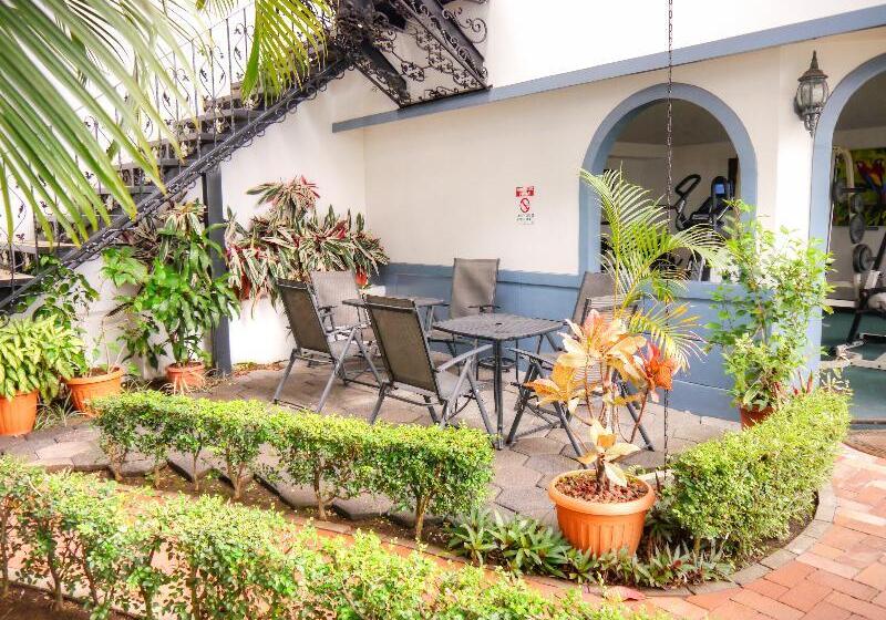 هتل Santo Tomas / Historical Property