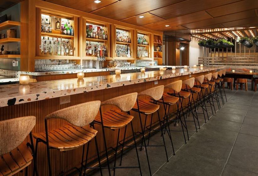 בית מלון כפרי The Laylow, Autograph Collection